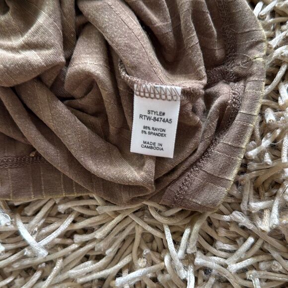 Zenana Ribbed Sleeveless Scoop Neck Cropped Tank Top Size S - Picture 4 of 5